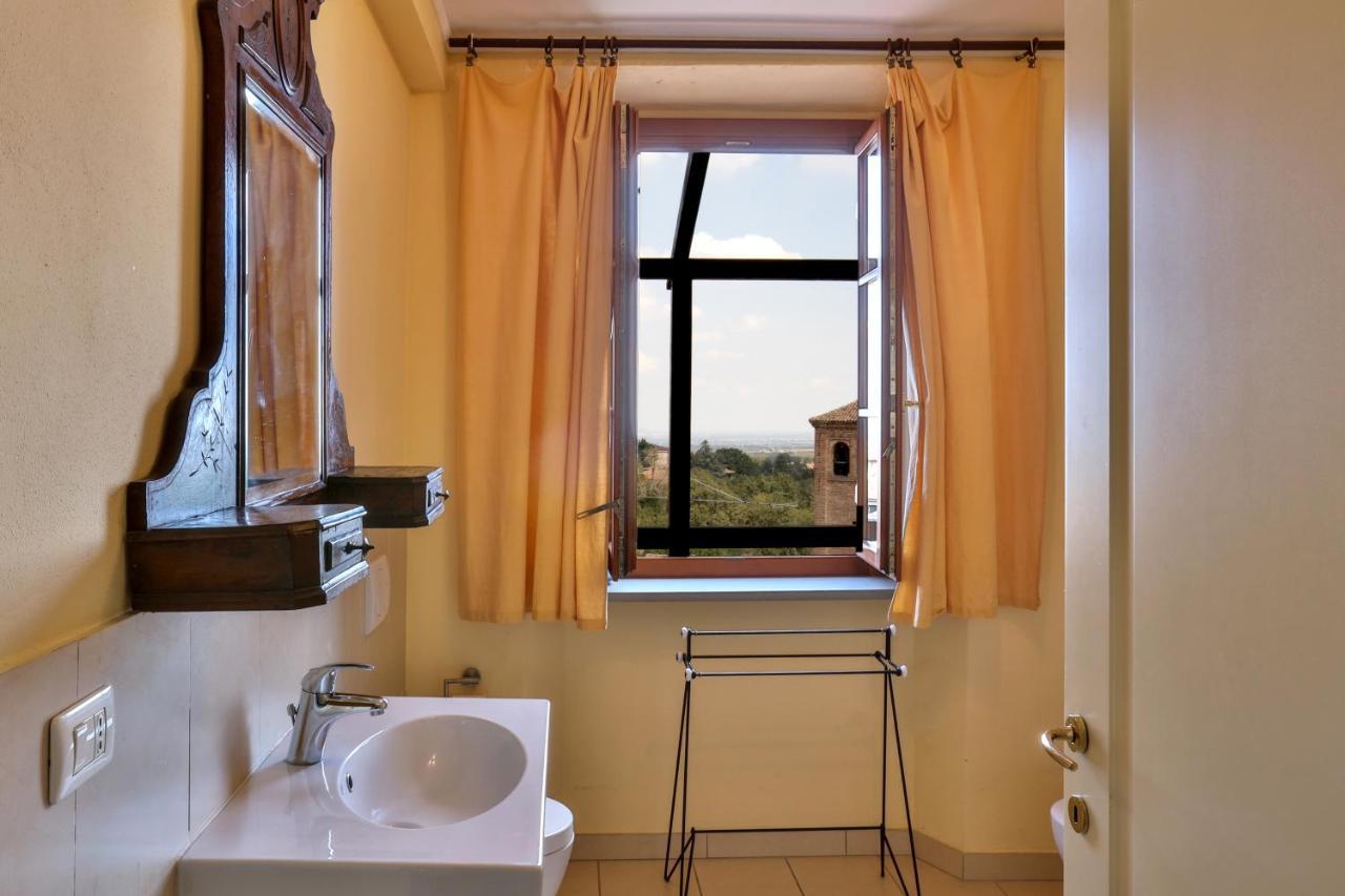 Villa Pesce, Mombaruzzo Exteriör bild