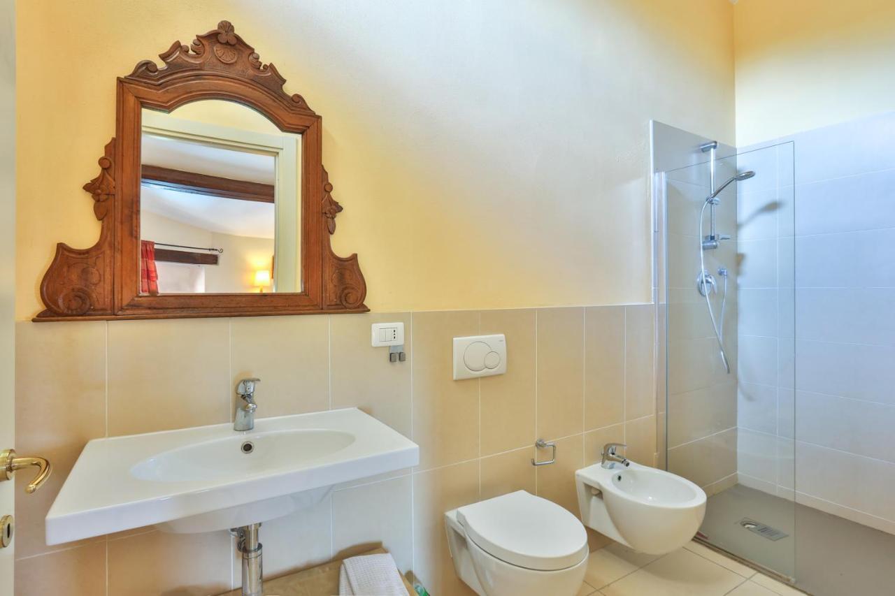Villa Pesce, Mombaruzzo Exteriör bild